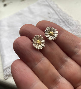 Daisy earrings