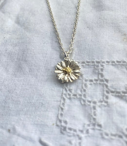 Daisy necklace