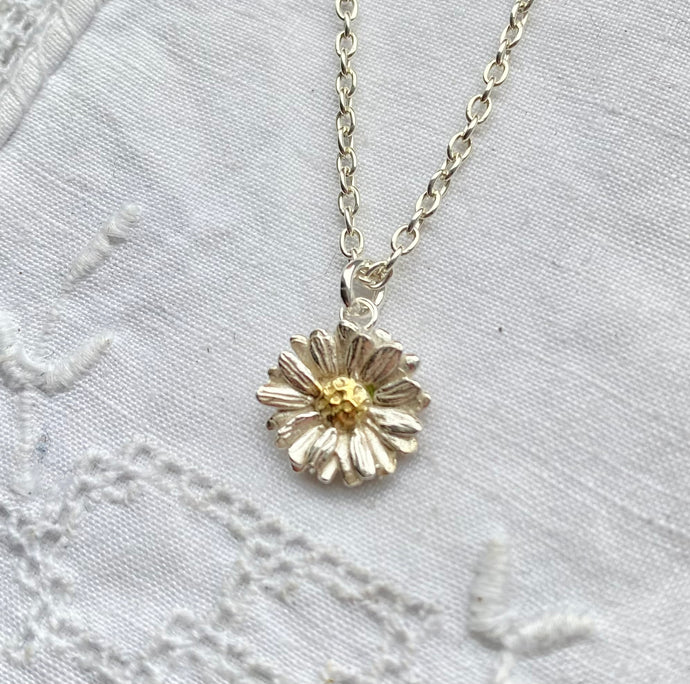 Daisy necklace